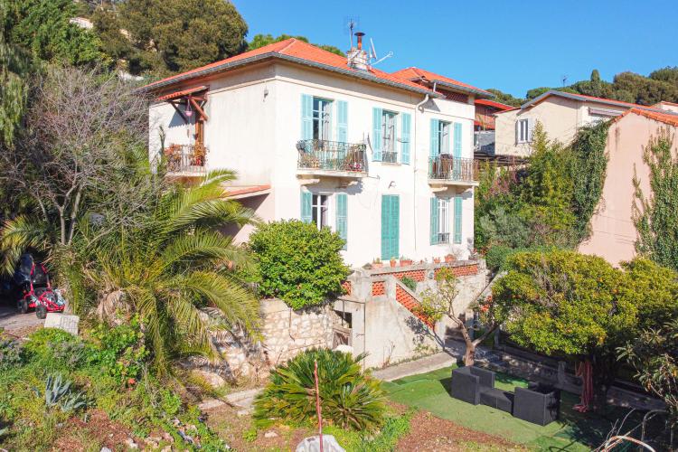 CAP D'AIL - MAISON DE VILLE - CENTRE VILLE