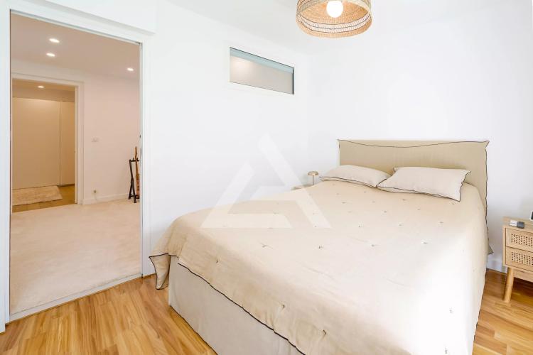 BEAUSOLEIL - 3 PIECES - TERRASSES, PARKING ET PISCINE