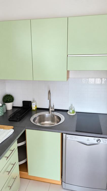 APPARTEMENT 2 PIÈCES MEUBLÉ AVEC TERRASSE, VUE MER, PISCINE ET GARAGE – BEAUSOLEIL