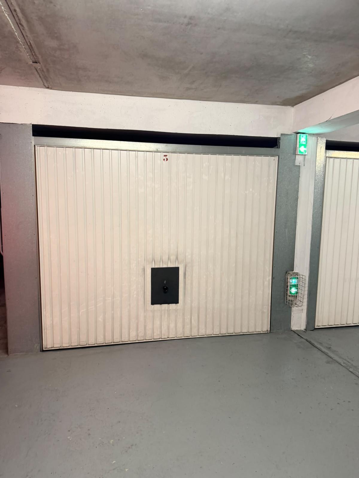 APPARTEMENT 2 PIÈCES MEUBLÉ AVEC TERRASSE, VUE MER, PISCINE ET GARAGE – BEAUSOLEIL