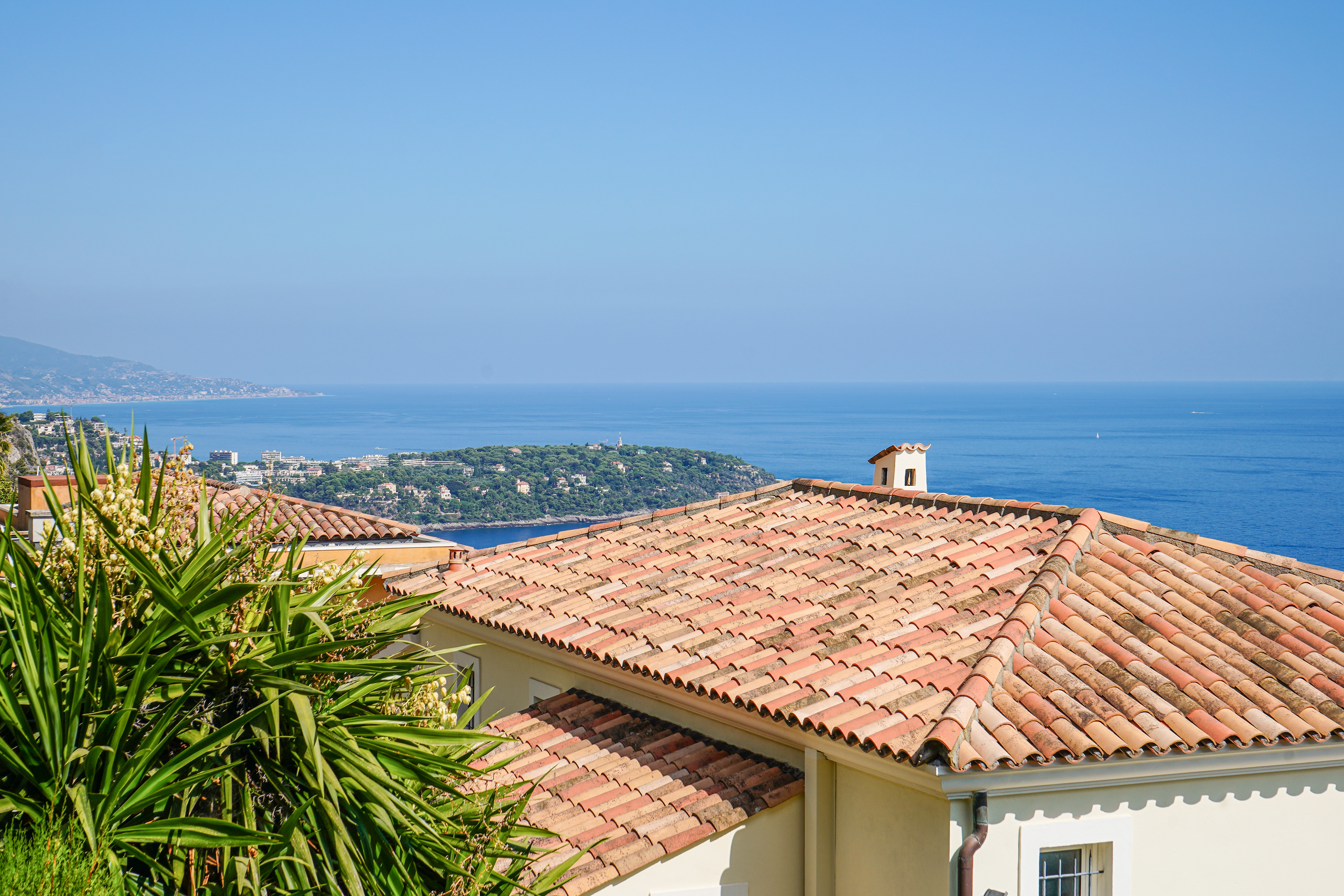 BEAUSOLEIL - APPARTEMENT 4 PIÈCES - VUE MER PANORAMIQUE