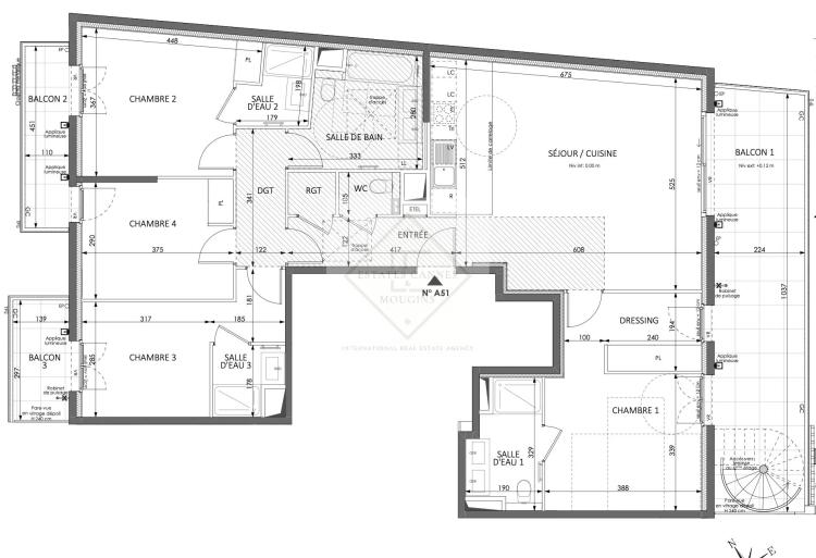 Luxueuse villa sur toit aux portes de Monaco