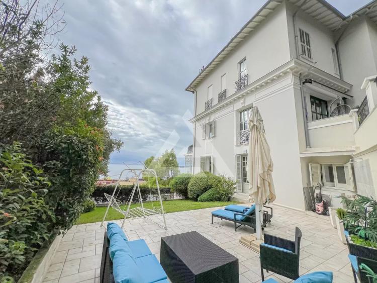 CAP D'AIL - GRAND 4 PIECES - VUE MER ET PARKING