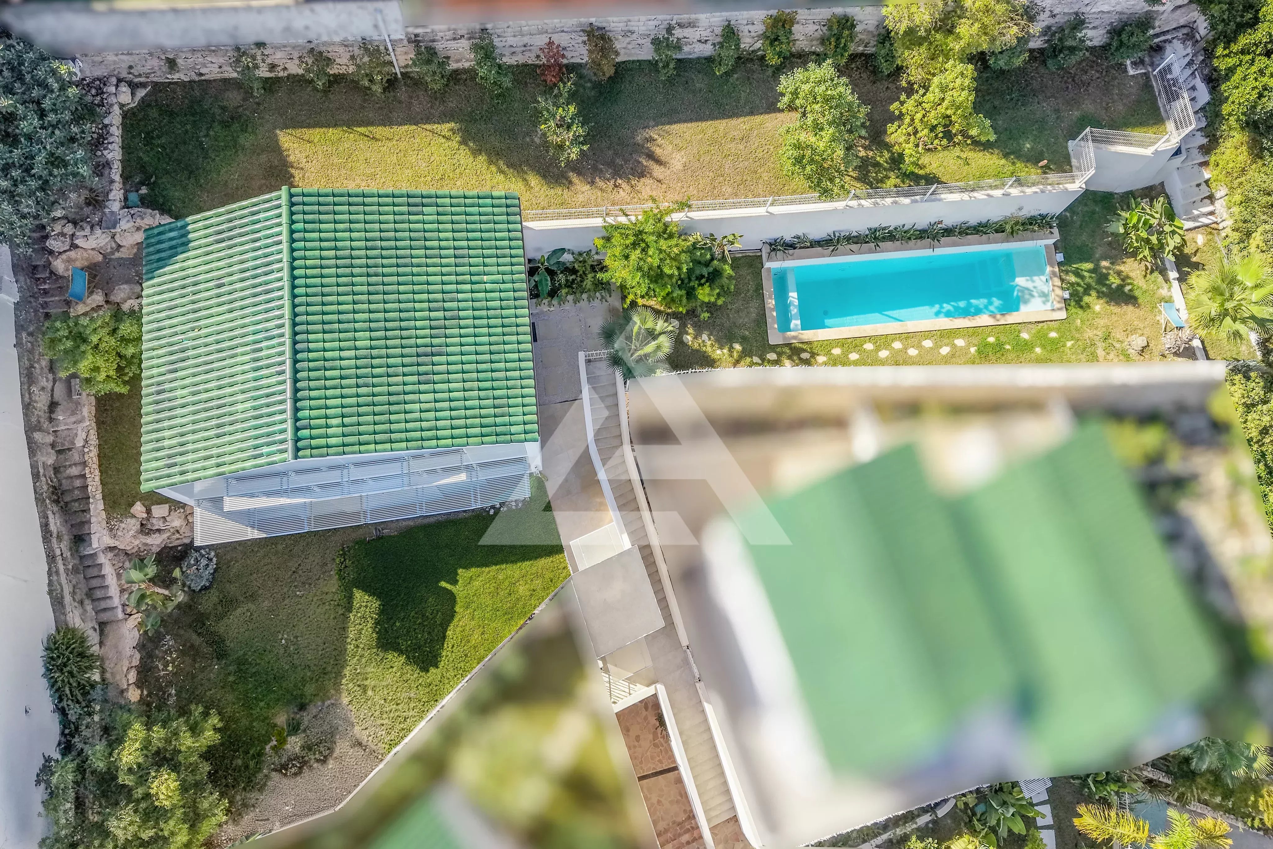 CAP D'AIL - VILLA NEUVE - JARDIN ET PISCINE