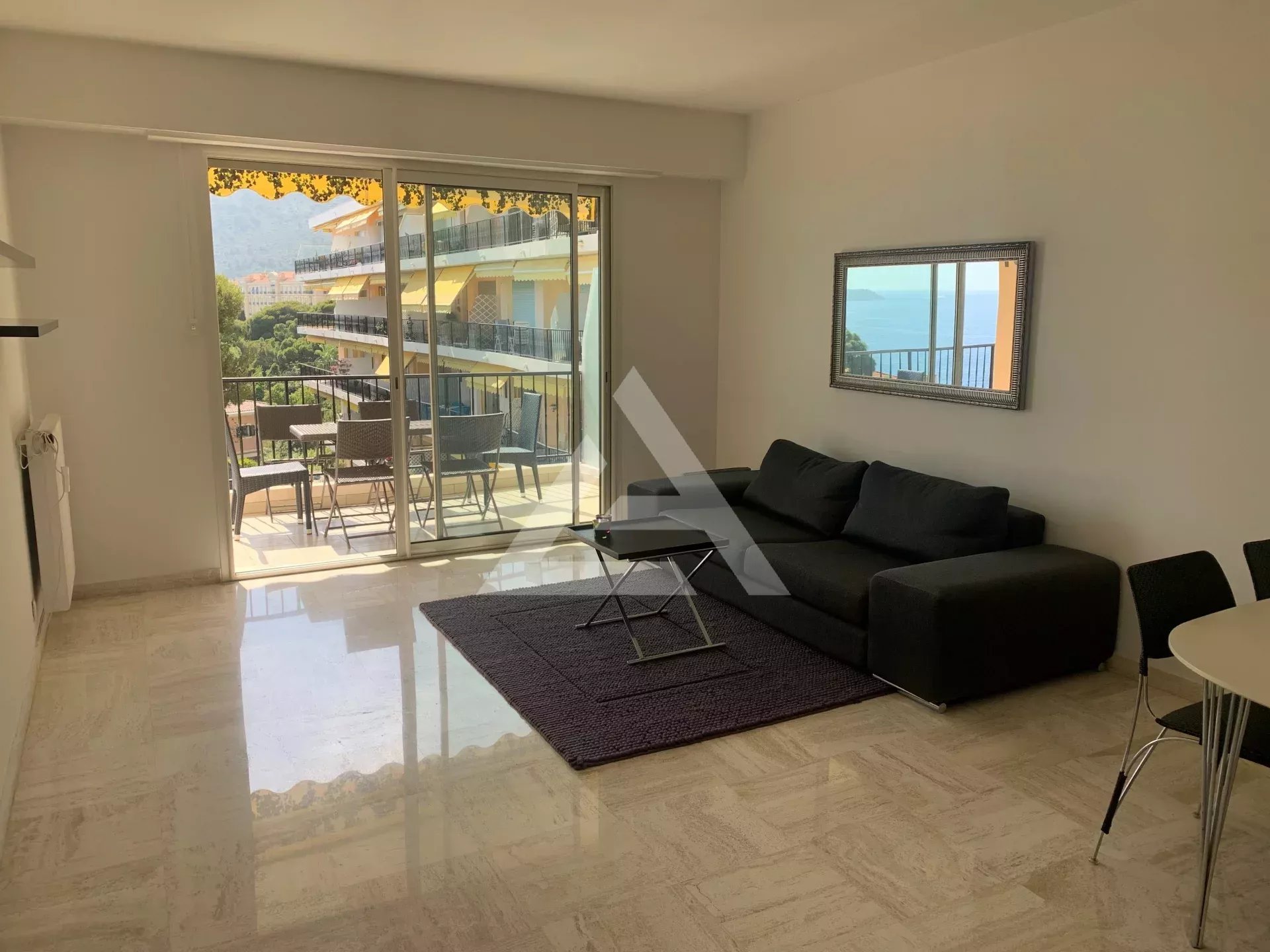 CAP D'AIL - 3 PIECES TRAVERSANT - PISCINE ET GARAGE