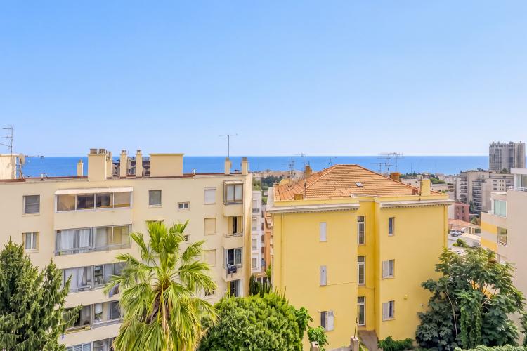 BEAUSOLEIL - APPARTEMENT 4 PIÈCES - VUE MER