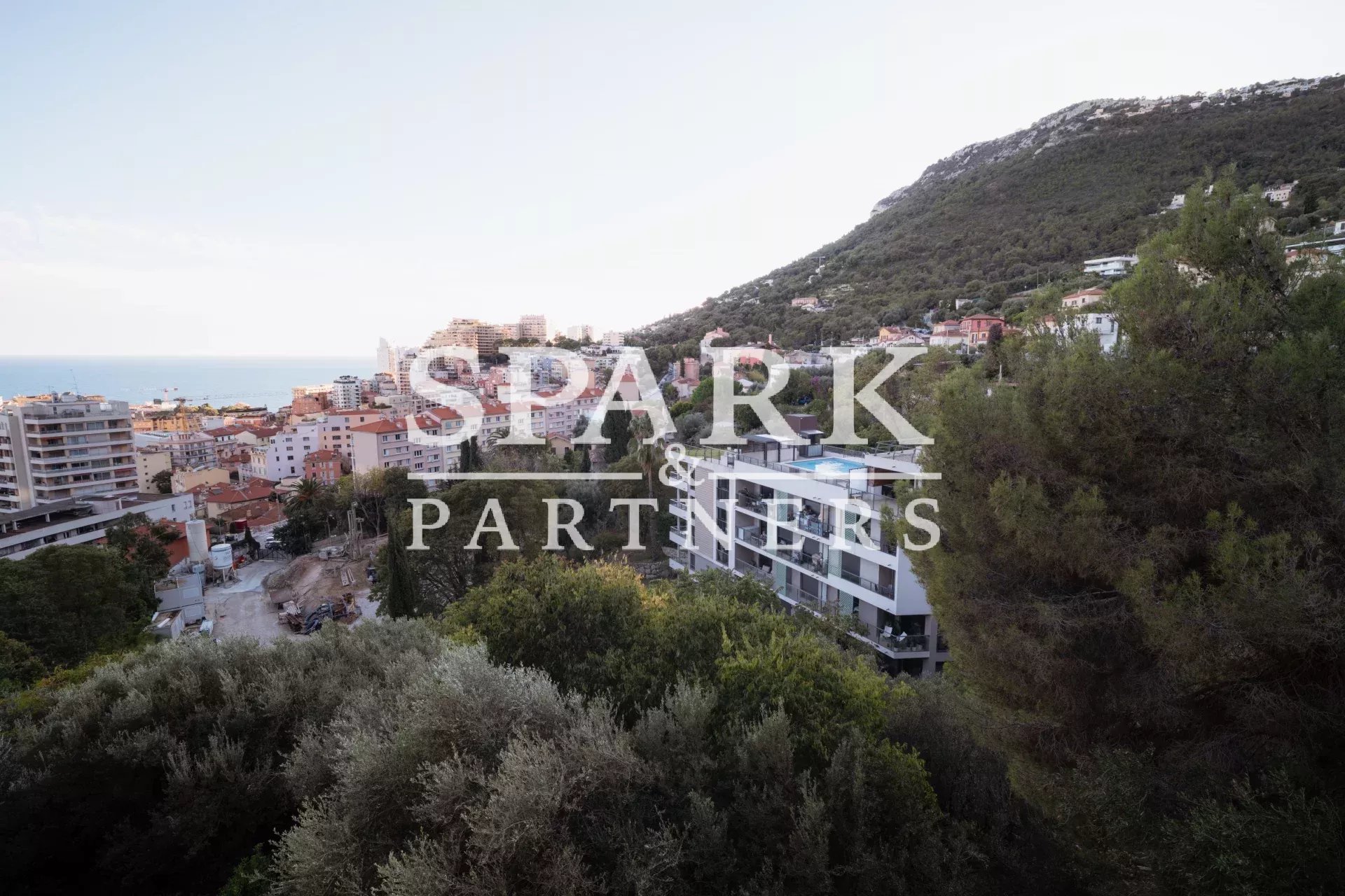 Beausoleil - Superbe appartement 4 pièces - vue imprenable sur la mer