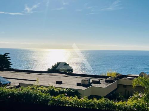 CAP D'AIL - GRAND 4 PIECES - VUE MER ET PARKING