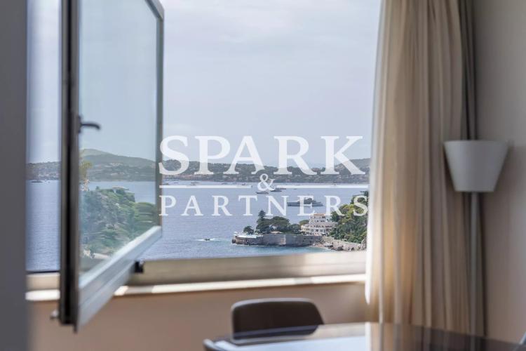 Cap d'Ail - Location - Villa moderne dans un domaine privé avec accès à la plage