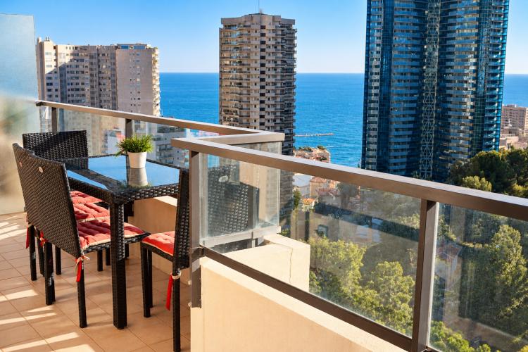 BEAUSOLEIL – SUPERBE 3 PIÈCES AVEC TERRASSE ET VUE MER - AUX PORTES DE MONACO