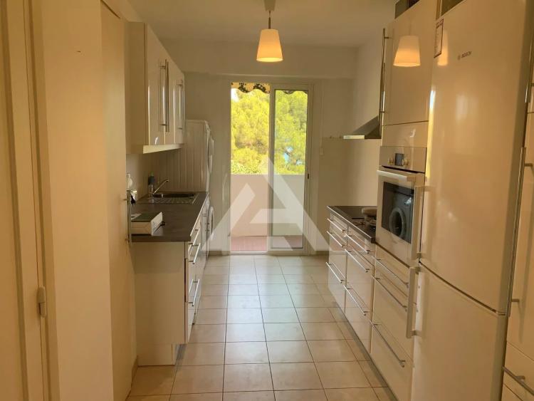 CAP D'AIL - 3 PIECES TRAVERSANT - PISCINE ET GARAGE