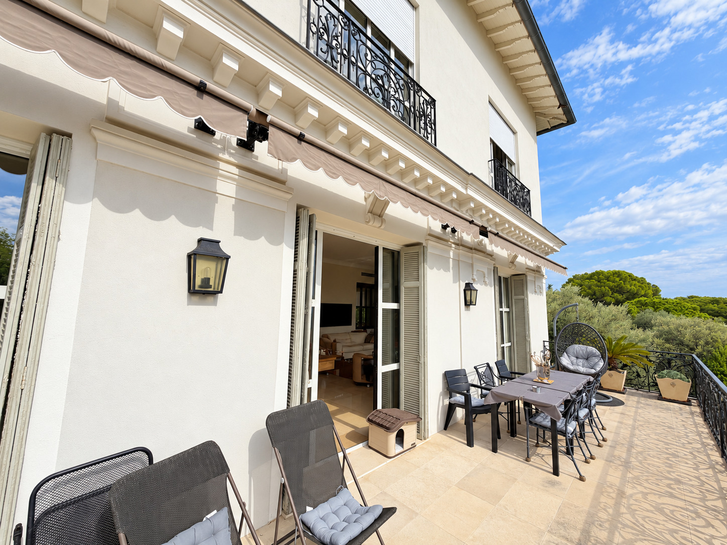 Cap-d’Ail – Élégant appartement à l’esprit villa, jardin privatif, piscine et vue mer