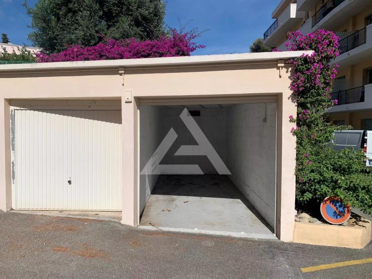 CAP D'AIL - 3 PIECES TRAVERSANT - PISCINE ET GARAGE