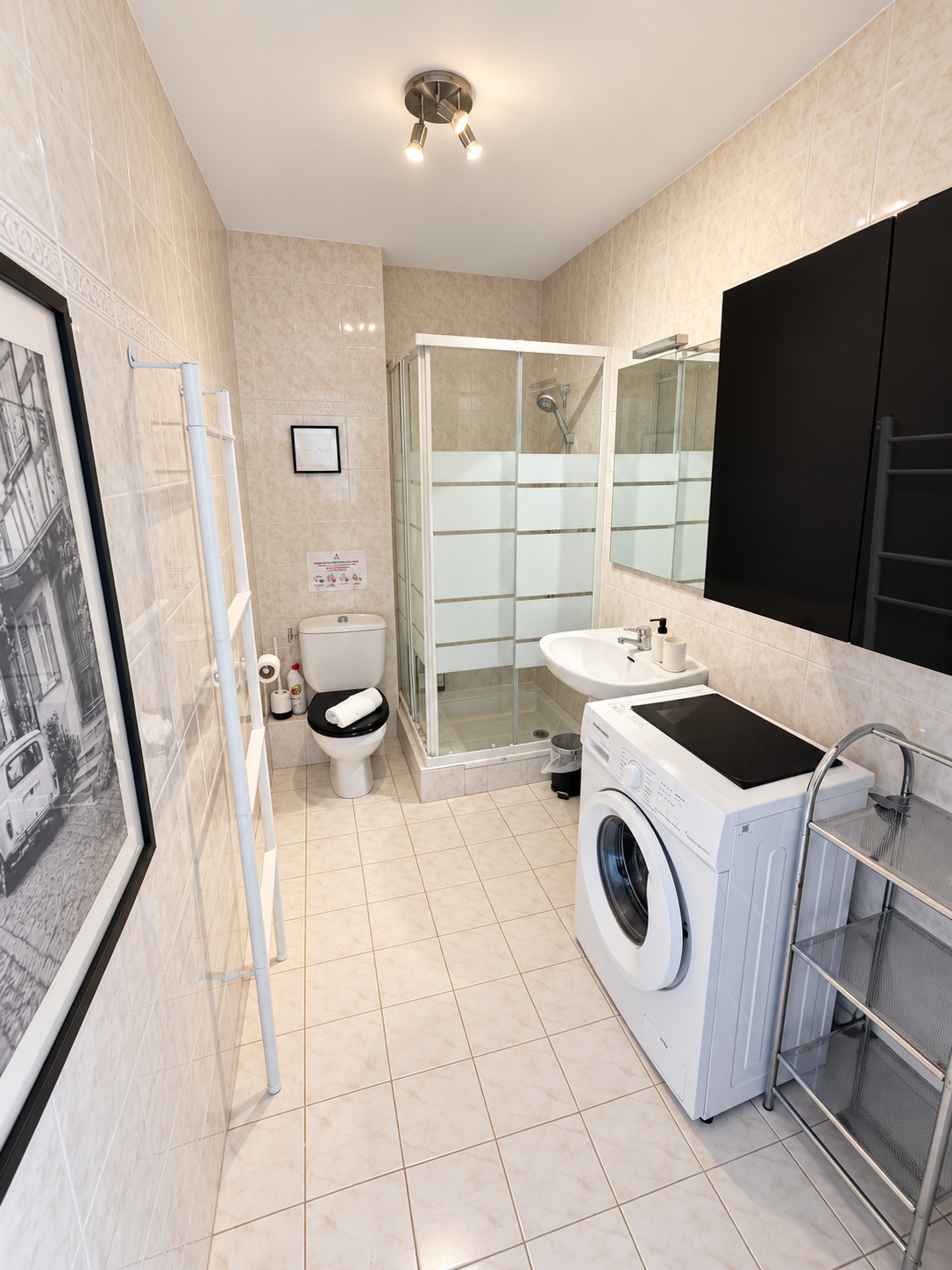 APPARTEMENT 2 PIÈCES MEUBLÉ AVEC TERRASSE, VUE MER, PISCINE ET GARAGE – BEAUSOLEIL