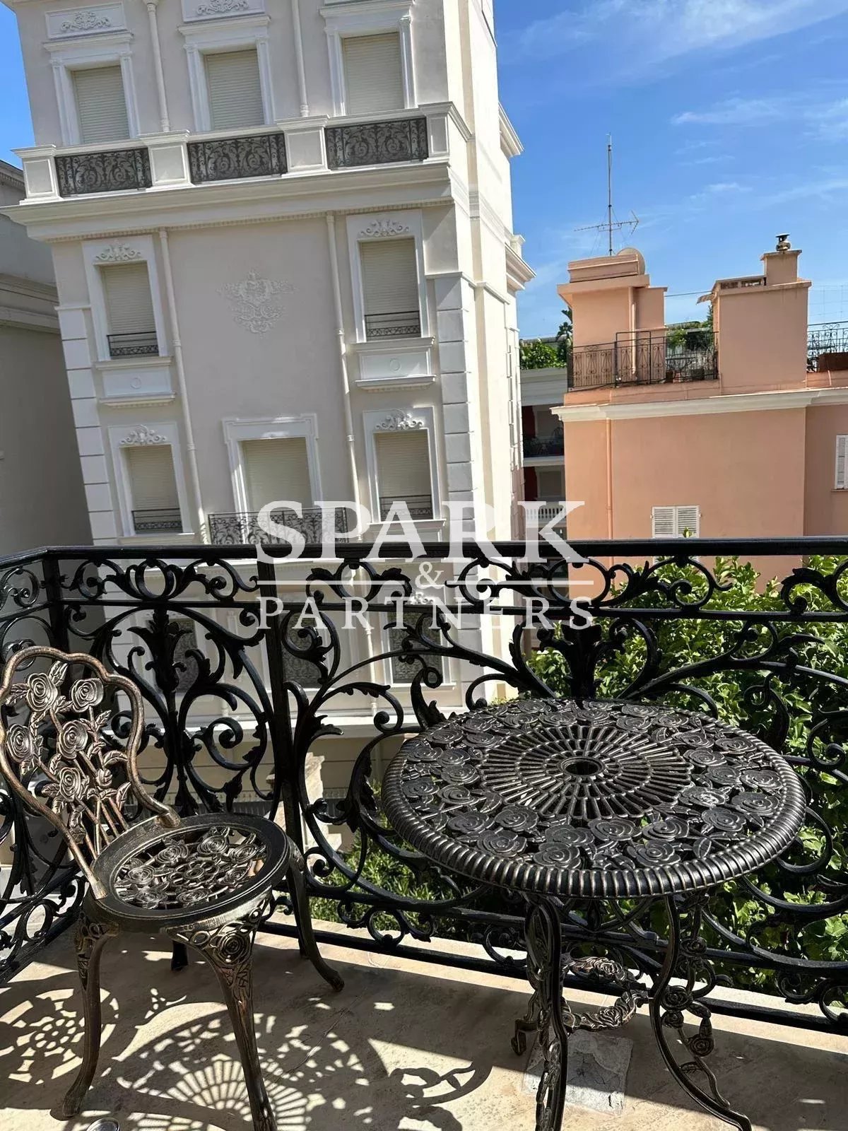 Beausoleil - Limitrophe Monaco Immeuble de grand Standing