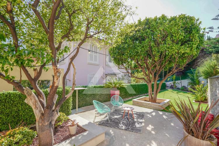 VILLA AVEC PISCINE - BEAUSOLEIL - GARAGE ET PARKING