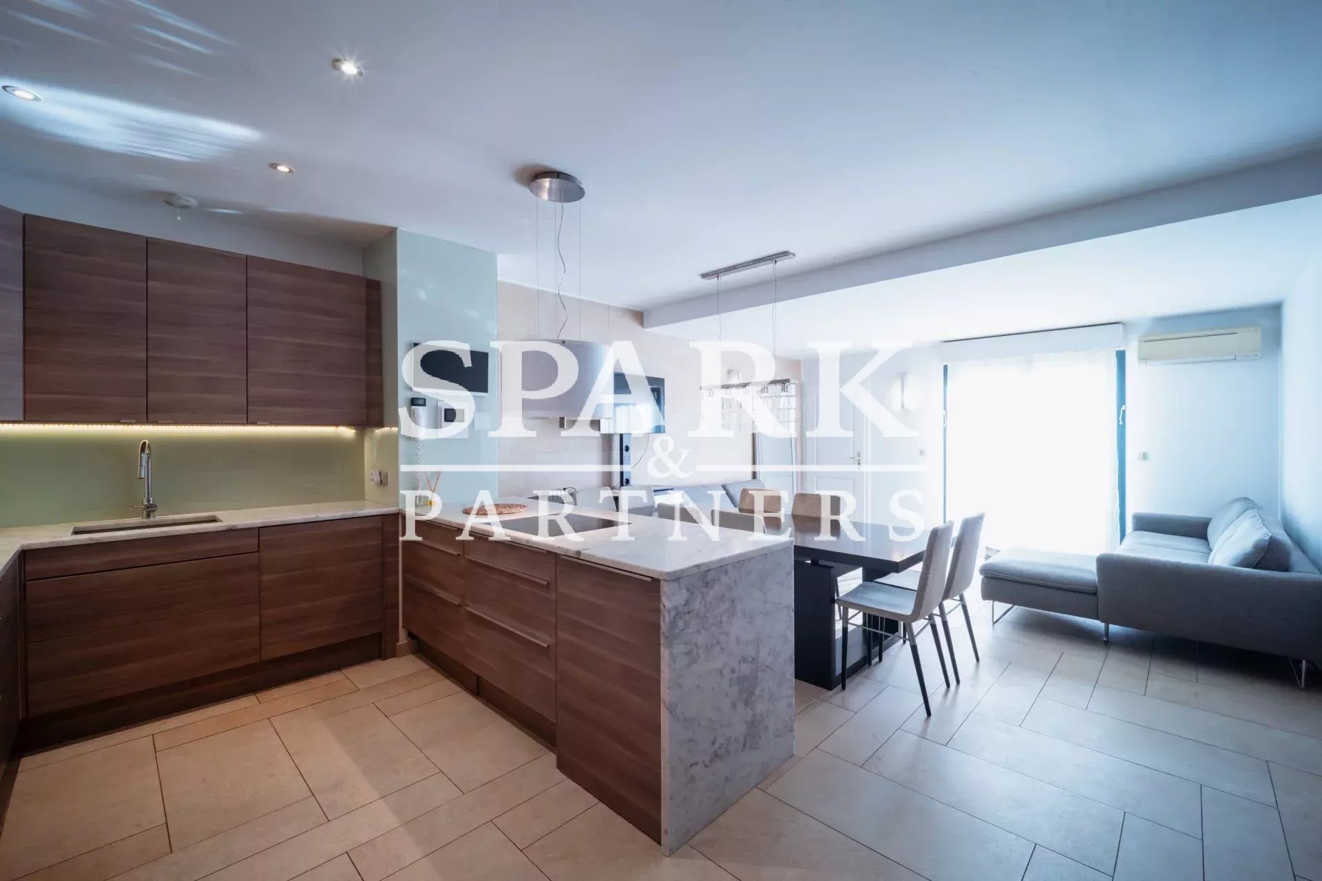 Beausoleil - Superbe appartement 4 pièces - vue imprenable sur la mer