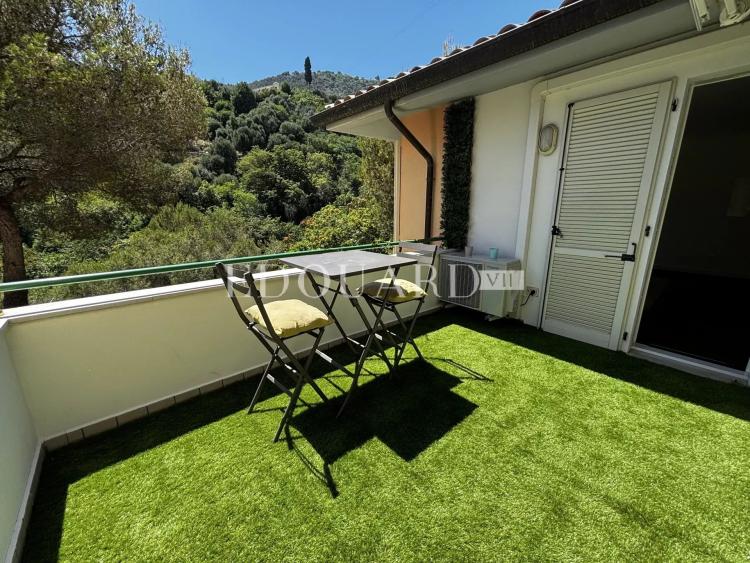 En exclusivité superbe trois pièces avec deux grandes terrasses et parking, limitrophe de la Principauté de Monaco
