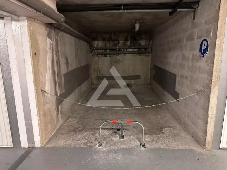 BEAUSOLEIL - 3 PIECES - CAVE, PARKING ET PISCINE