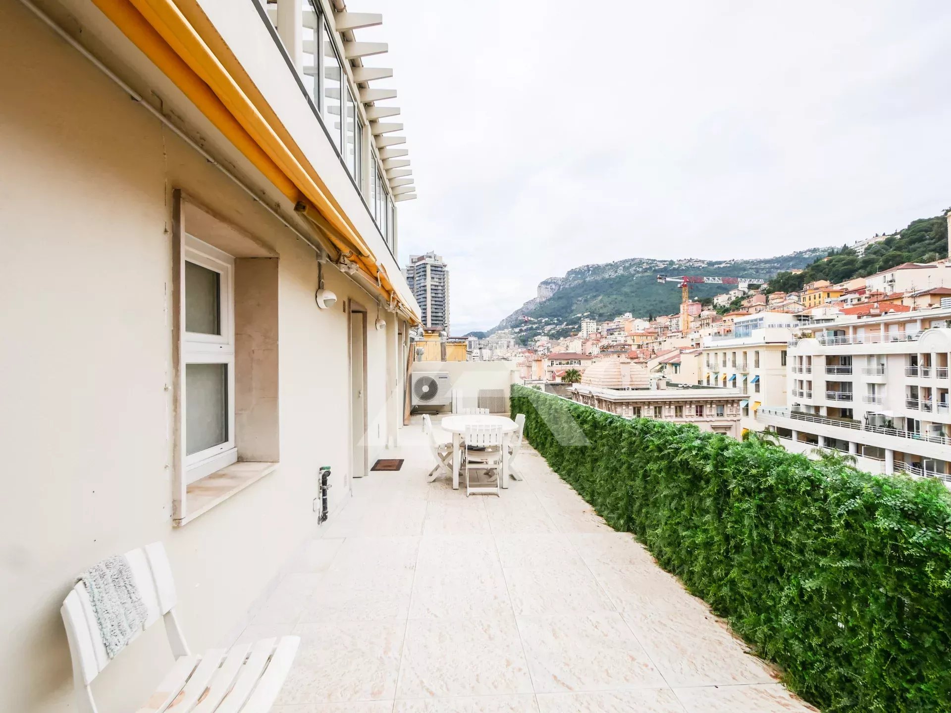 BEAUSOLEIL - APPARTEMENT 3 PIÈCES - VUE MER