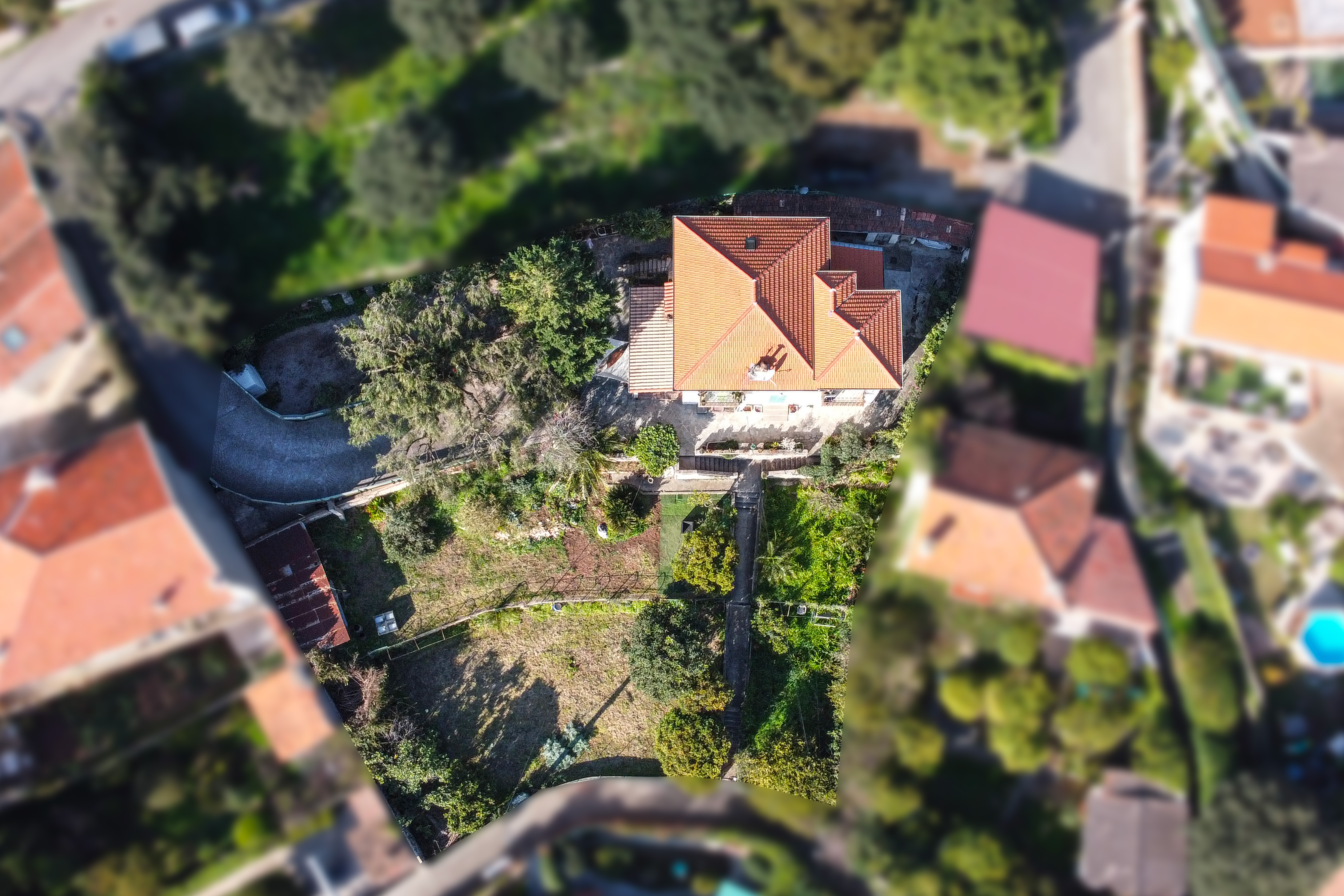 CAP D'AIL - MAISON DE VILLE - CENTRE VILLE