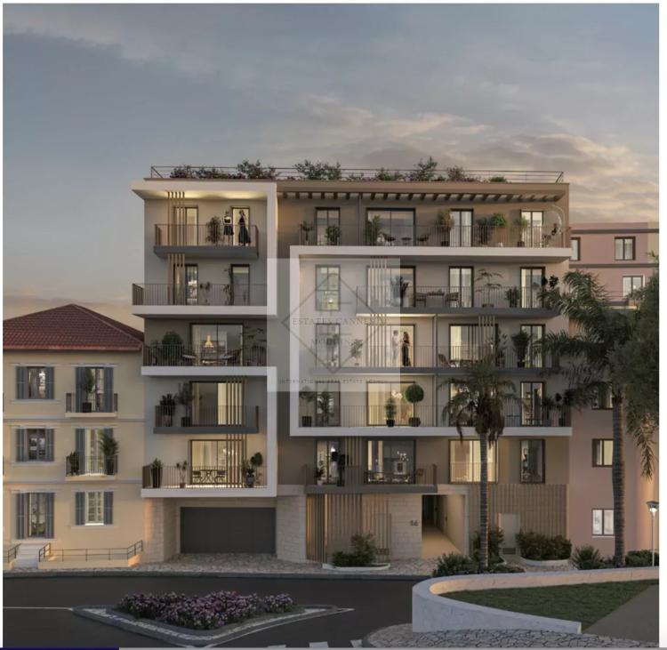 Luxueuse villa sur toit aux portes de Monaco