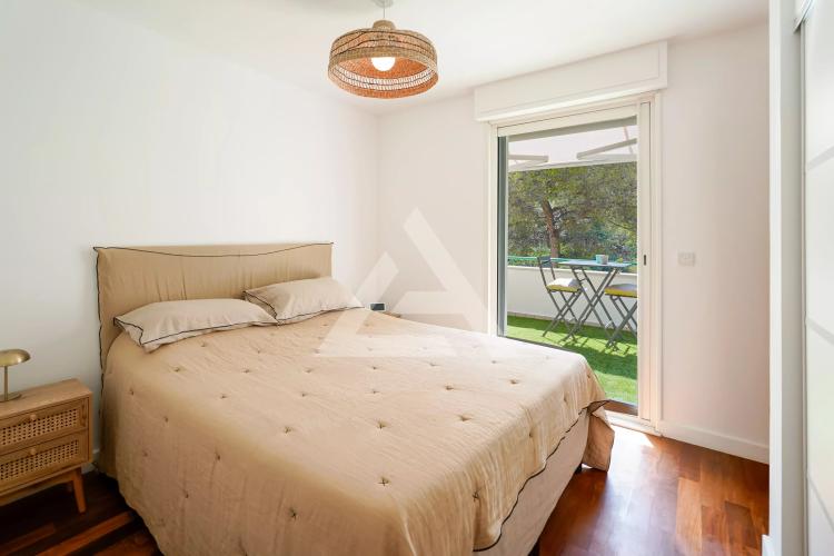 BEAUSOLEIL - 3 PIECES - TERRASSES, PARKING ET PISCINE